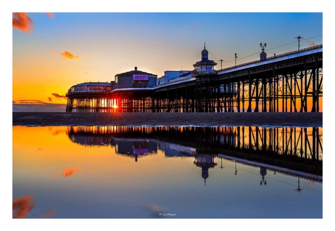 The Rhyl Bed & Breakfast Blackpool Bagian luar foto