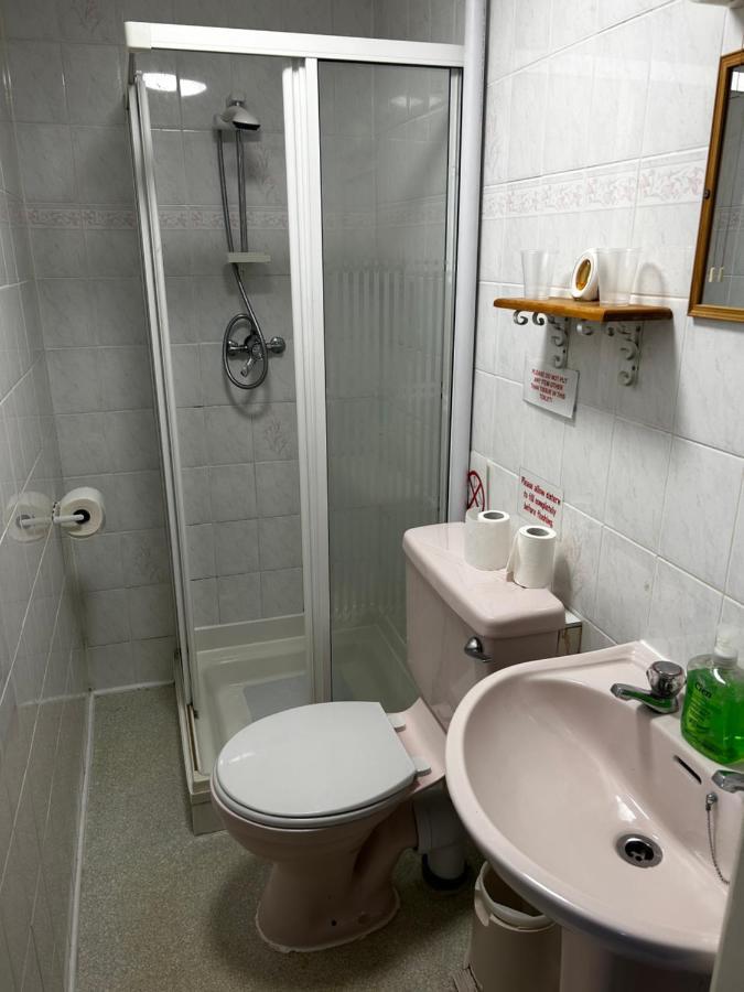 The Rhyl Bed & Breakfast Blackpool Bagian luar foto