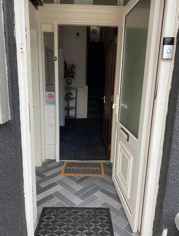 The Rhyl Bed & Breakfast Blackpool Bagian luar foto