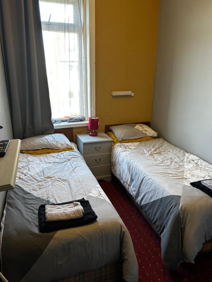 The Rhyl Bed & Breakfast Blackpool Bagian luar foto